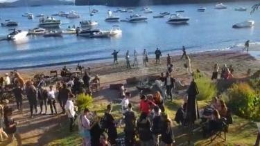 La última fiesta detectada es la que se desarrollaba en un bar de playa de Bahía Manzano. (Foto: gentileza)