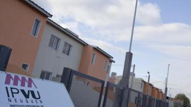 Casi 200 mensajes denunciando la venta de la casa recibió el IPVU. (Archivo Juan Thomes).-