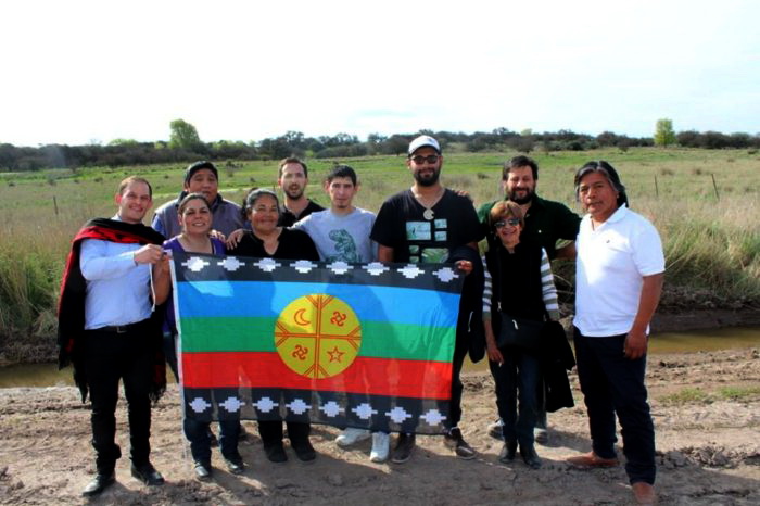 Las comunidades acordaron la restitución al sitio donde fue profanado el cráneo. (Confederación Mapuche de Neuquén)