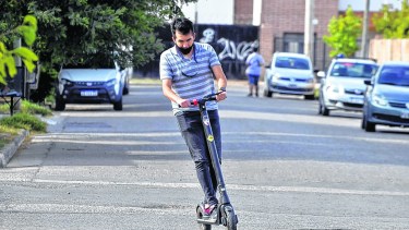 La ordenanza de micromovilidad sigue en discusión en el Deliberante de Neuquén
