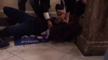 La mujer falleció por un disparo en el pecho.