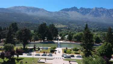 La nieta del adulto mayor viajó del valle a El Bolsón para visitarlo pero no la dejaban tomar contacto. Archivo