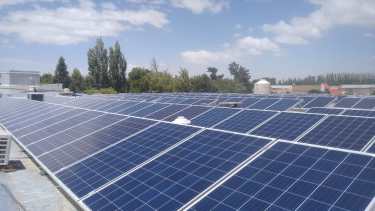 Paneles solares siguen siendo la fuente de energía renovable más accesible, a pesar de su alto coste