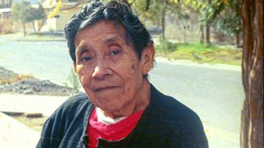 Hija de una familia numerosa, se vio en la necesidad de salir a trabajar para aportar en el sostenimiento de su hogar.