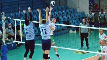Ciudad logró su primer triunfo en la Liga de vóley