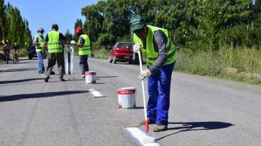 Hasta el viernes se realizarán las tareas de señalización en la avenida General Paz. (Foto Néstor Salas)
