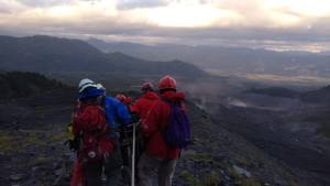 Siguen las evacuaciones de personas lesionadas en la montaña en Bariloche