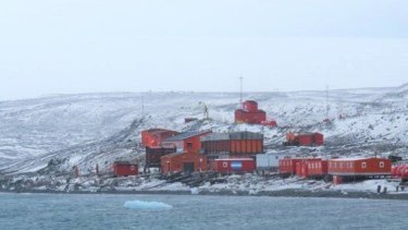 El movimiento telúrico se registró a 210 kilómetros al este de la Base Frei de Chile.