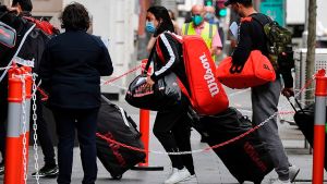 Los tenistas tendrán que cumplir un aislamiento en Australia