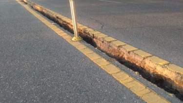 Varias rutas de la región quedaron destrozados tras el sismo de 6,4°. (foto: gentileza)