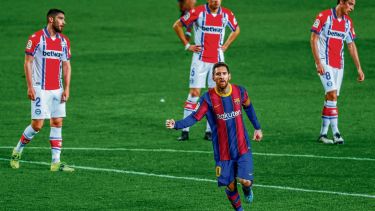 Messi y la sana costumbre de gritar goles en Barcelona. 