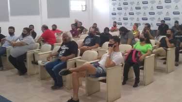 Los dirigentes de los clubes neuquinos definieron cómo se volverá al fútbol. (Foto: Facebook Lifune)