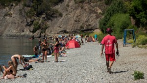El conflicto con los guardavidas puede costarle a Bariloche más de 5 millones de pesos