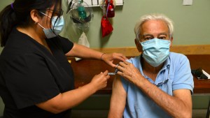 Los mayores de 70 años ya se vacunan en Bariloche