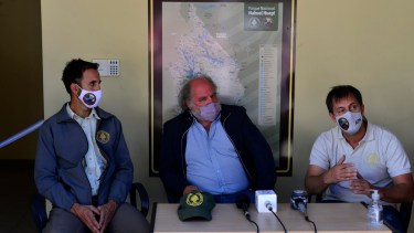 Autoridades de parques nacionales y del parque Nahuel Huapi inauguraron el centro de tecnologías. Foto: Alfredo Leiva