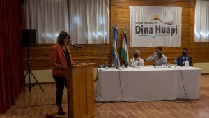 Balseiro dijo que hay limitaciones para mejorar el transporte en Dina Huapi