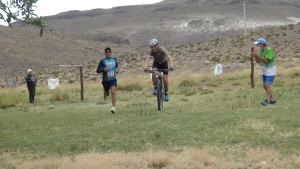 Laciar-Laurín, «imparables» en el 1° Duatlón Cross, en Jacobacci