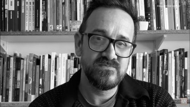 Lamberti, nacido en San Francisco (Córdoba) en 1978, autor de "Los campos magnéticos" y "La casa de los eucaliptus" entre otras novelas y colecciones de cuentos.