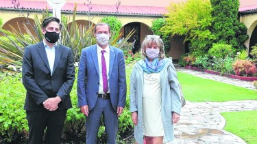 El gobernador Omar Gutiérrez recibió semanas atrás al ministro de Educación de la Nación. Archivo