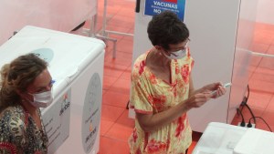 Son 10.000 los docentes con prioridad para vacunar en Neuquén