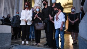 Video: fueron al velorio de Menem, pero para conocer el Congreso