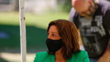 La gobernadora sostuvo que "en materia inmobiliaria, estamos revisando todos los casos particulares". Foto: Juan José Thomes.