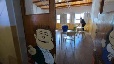 La reunión de docentes y directivos de la Escuela 184 se realizó en su totalidad. Solo al final reconoció que no contaba con el alta oficial. 