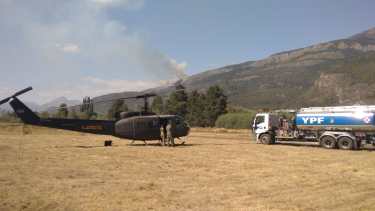 YPF donó el combustible para los aviones y helicópteros que combaten el incendio.