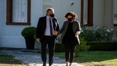 Ayer, una de las primeras medidas de la flamante ministra de Salud fue autorizar el uso de la vacuna china. (Gentileza).-