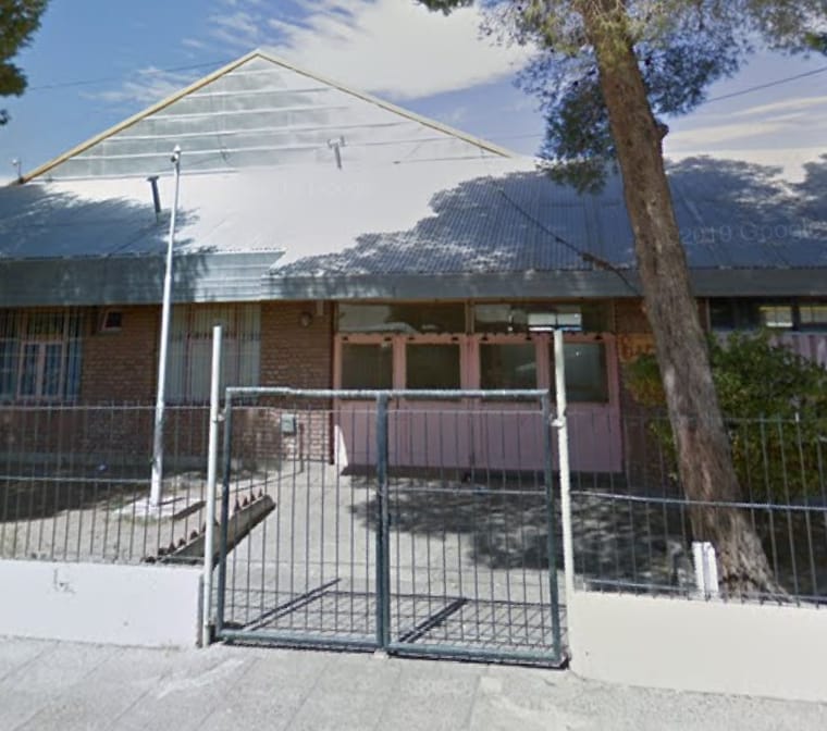 La escuela de Senillosa sufrió ya dos robos . Foto: Captura Street View