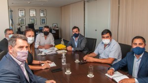 Lammens prometió obras  para tres municipios de Neuquén