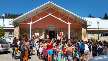 Quintriqueo estuvo internado unas horas en el hospital de La Angostura y luego fue derivado a San Martín de los Andes. (Archivo)