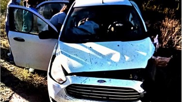 Una mujer que viajaba en el Ford Ka, sufrió lesiones graves en un cuádruple choque en la ruta 22. (Foto gentileza)