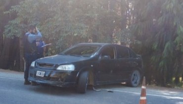 El auto estaba estacionado en un parador en Circuito Chico. Foto: gentileza