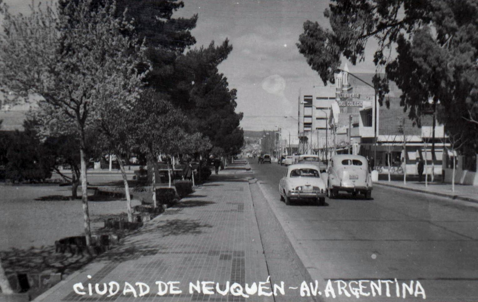 "Por esa avenida cuando era de tierra íbamos la noche, mis sueños y yo..." (Marcelo Berbel) (FOTOS: Gentileza Museo Paraje Confluencia)