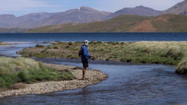 Buscaban dónde acampar y pescar en el norte neuquino y mirá la maravilla que encontraron