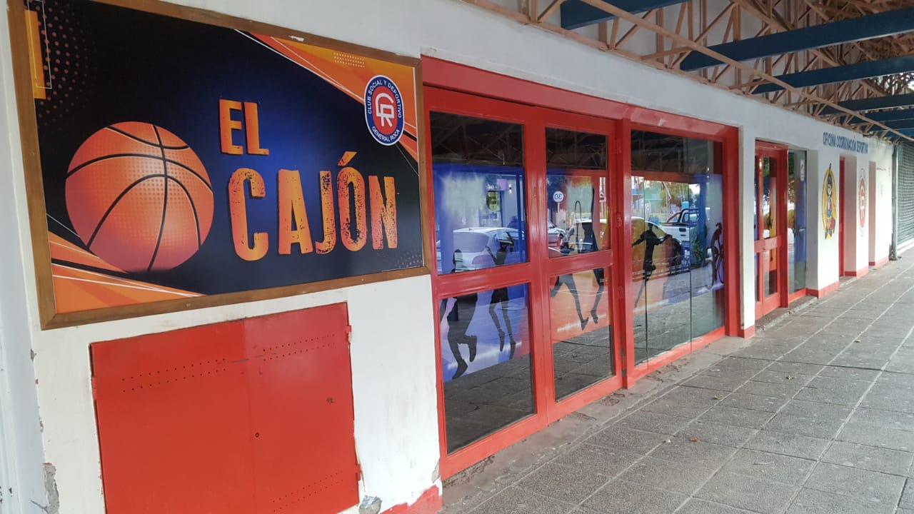 "El Cajón" de la calle Belgrano entraría en la negociación para que el Depo tenga su propio Polideportivo.