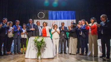 Los funcionarios recibirán el aumento congelado el pasado año. Foto: Marcelo Ochoa.