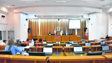 La propuesta del Ejecutivo requiere para su aprobación el voto favorable de 12 de los 18 concejales, previa consulta popular.