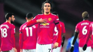 Al United se lo empataron en la última y el City puede escaparse