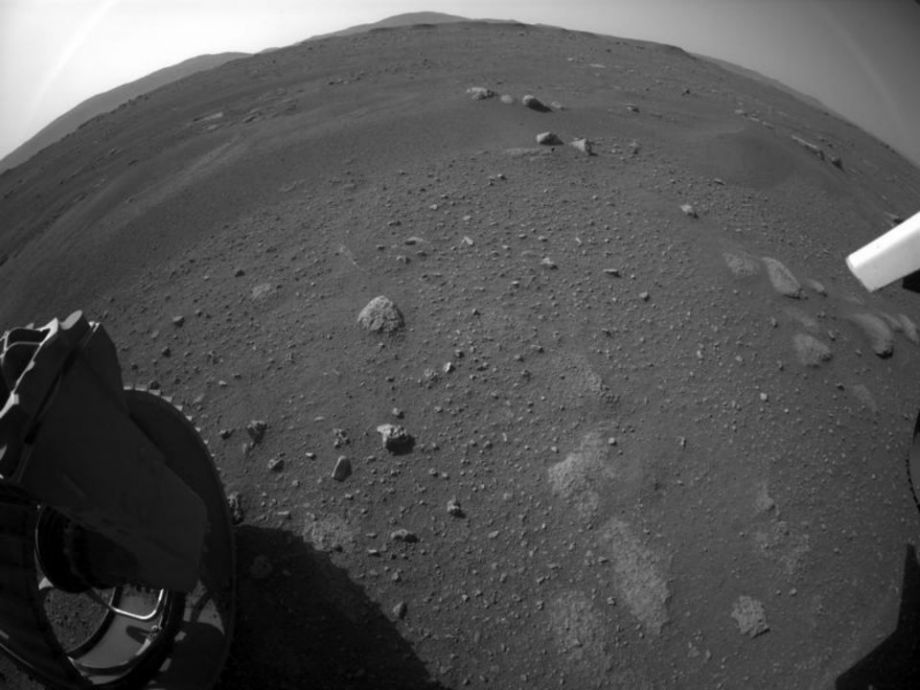 El Perseverance emite imágenes nunca antes vistas de Marte.-