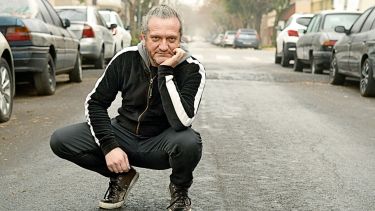 Sztajnszrajbere desarrolló en "Filosofía a martillazos T2" cinco temas que dan nombre a cada capítulo: lo contemporáneo, la muerte, la amistad, el poder y el tiempo. 