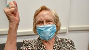 Una mujer de 90 años es la vacunada número 1 millón en nuestro país