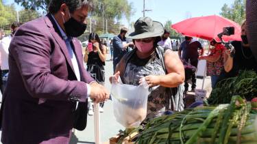 Las autoridades municipales recorrieron los puestos (gentileza)