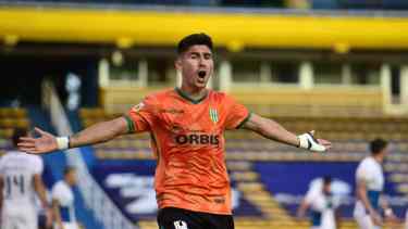 El delantero llega procedente de Banfield.