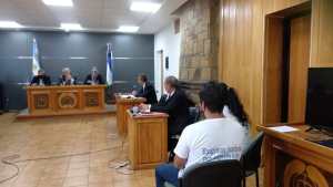 Condenan a 7 años a un gendarme abusador de El Bolsón y hay malestar