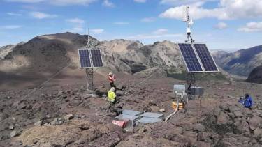 El volcán Lanín y el Copahue son los que se monitorean en tiempo real en Neuquén. Foto: Gentileza