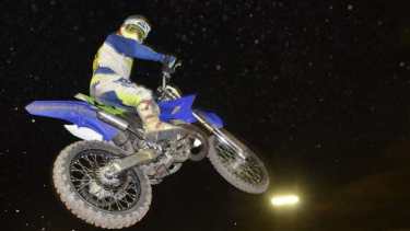 Schmit y Pérez definirán al campeón del supercross de verano en Neuquén