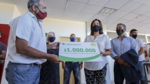 La Provincia entregó un millón de pesos a la Universidad de Río Negro