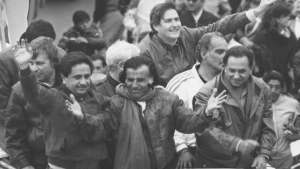 «Salariazo y Revolución Productva», «Síganme» y otras frases célebres del expresidente Menem